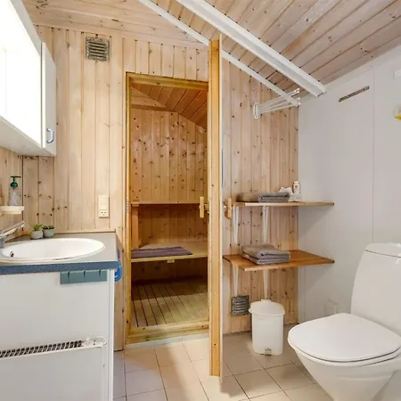 Aamu - 300m To The Fjord By Interhome Tatil Evi