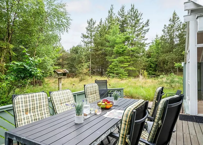 Aamu - 300m To The Fjord By Interhome *