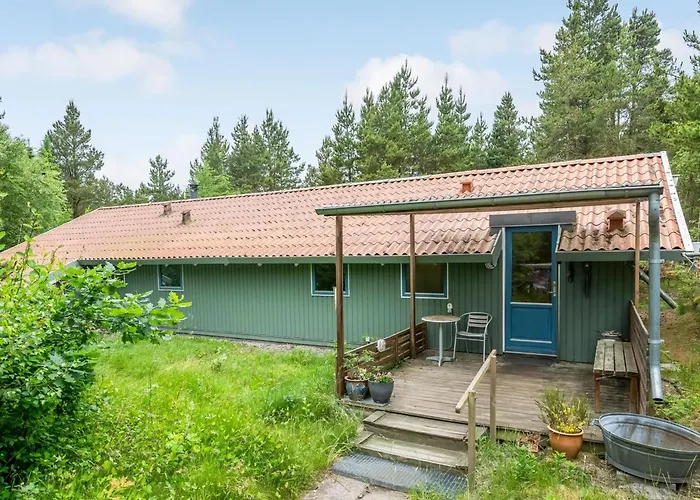 Aamu - 300m To The Fjord By Interhome *