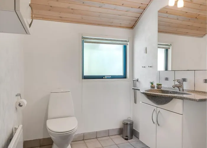 Aamu - 300m To The Fjord By Interhome *